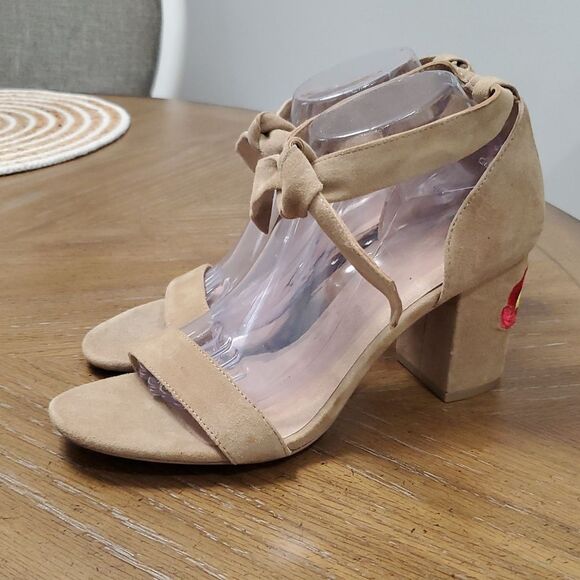 Alex & Alex(Saks Fifth Avenue)Suede Tan Stacked Heels with Embroidery , Size 10 - Picture 5 of 9